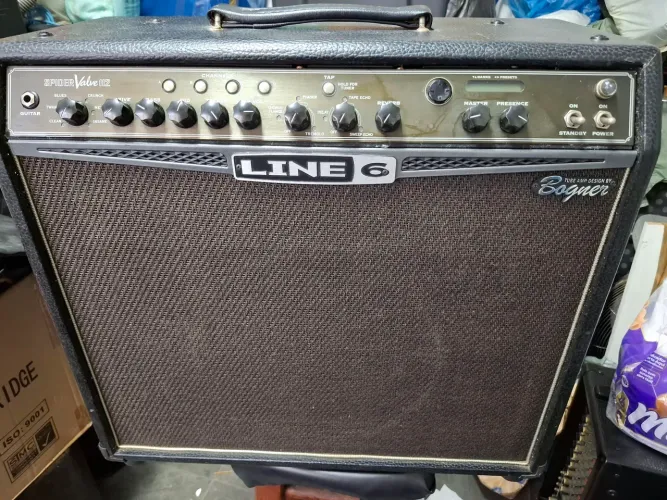 Amplificador Spider Valve 112 Bogner com Crate V12 Celestion