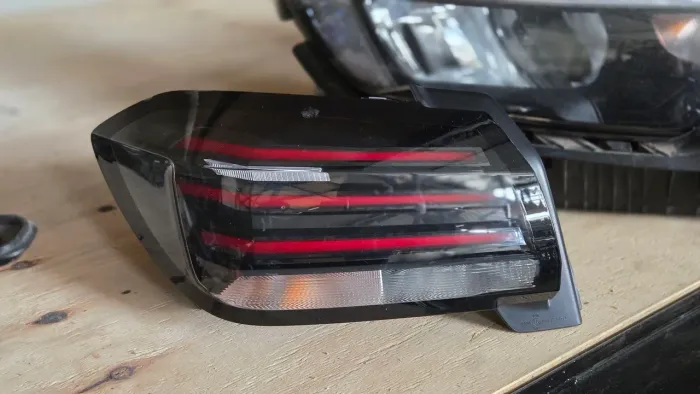 Lanterna Peugeot 208 2025 Esq Original Led