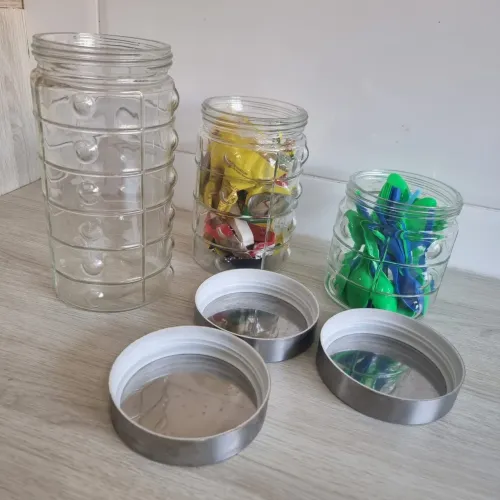 Jogo de 3 potes de vidro com tampas de metal