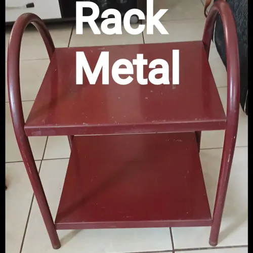 Rack de Metal Vermelho ( USADO )