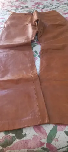Calça de couro da Gap 200 reais