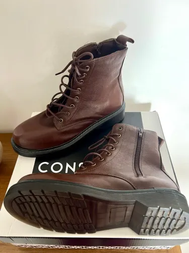 Bota de couro - Nova com etiqueta / 40
