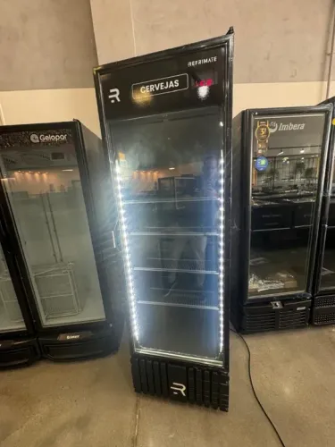 Expositor de bebidas 570 litros porta vidro Nova 