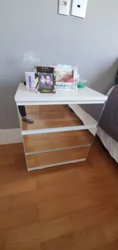 Mesa de cabeceira espelhado com 3 gavetas TokStock