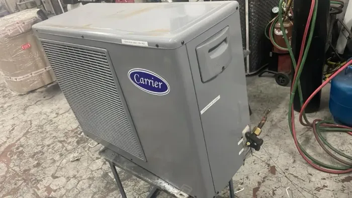 Condensadora Carrier 18.000 btus 220v R22 Mono com 3 meses de garantia e nota fiscal.