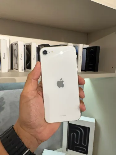 IPHONE SE 2020 64GB COM BATERIA NOVA, LOJA NO RIOMAR.