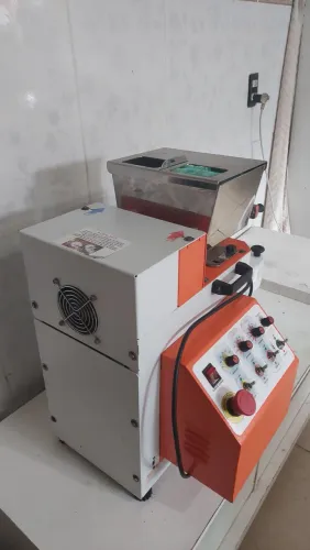Máquina modeladora de salgados compacta print.