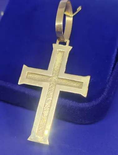 Pingente Ouro 18 Kilates 4 Gramas 35 mm Passador pra Cordão 6 a 7 mm