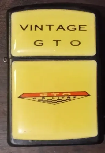 Isqueiro com o logo GTO Vintage 6.5 Litre - Anos 90