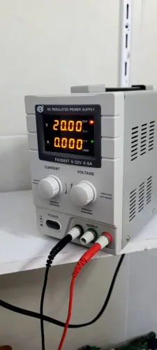 Fonte De Alimentação Digital AFR Fa-3005t Com 4 Dígitos.