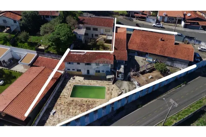 PONTO COMERCIAL COM 06 CASAS E 01 SALÃO COMERCIAL TODOS ALUGADOS 499,22 M2 ÁREA CONSTRUIDA