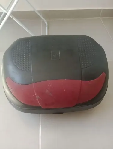 Baú de moto e capa