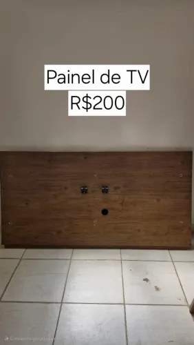 Painel de TV em madeira