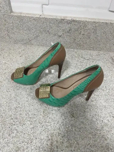 Sapato Alto Verde Claro nº 35 Jorge Bischoff