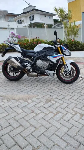 BMW S1000R