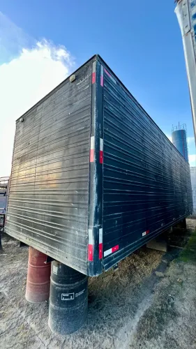 Baú truck seco Iderol 8,00 metros