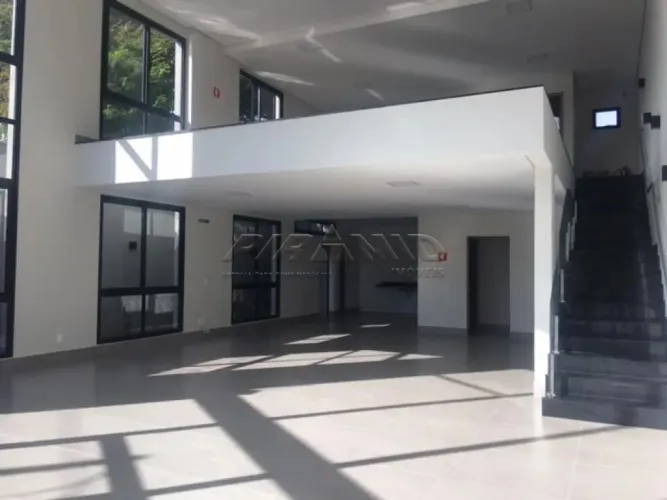 Salão comercial com 232 m² no Bairro Jardim Califórnia, Zona Sul de Ribeirão Preto/SP.
