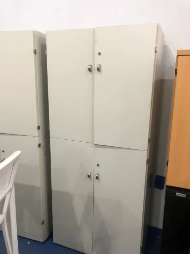 Armário com 4 portas