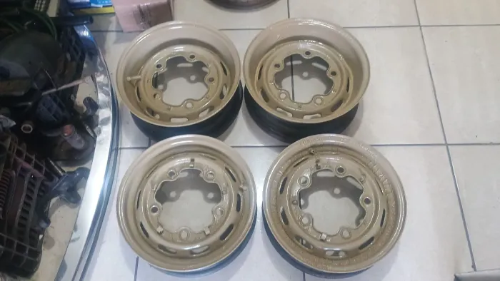 RODAS 5 FUROS ARO 15 TALA LARGA PRO FUSCA KOMBI BUG KARMAN 