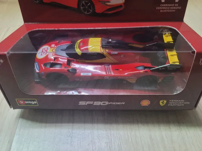 Vendo carrinho de controle via wi-Fi Ferrari coleção novo na caixa