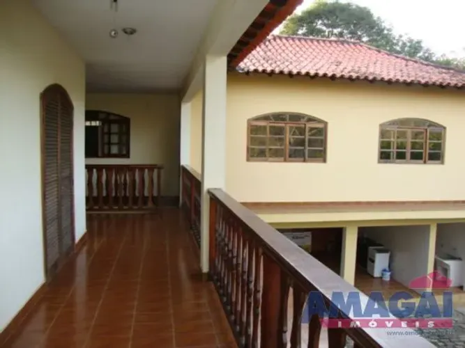 Sitio em Jacareí, no bairro Veraneio Irajá, à venda.
