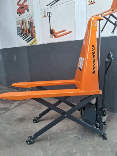 Paleteira Pantográfica Elétrico cap 1400 kg Elevação 800 mm