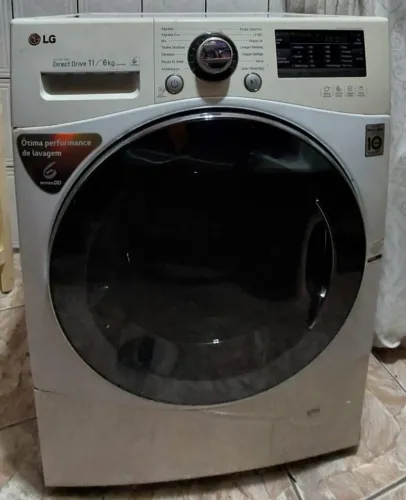 LG Lava e Seca Inverter Direct Drive 11kg (lavar) / 6kg (secar)
