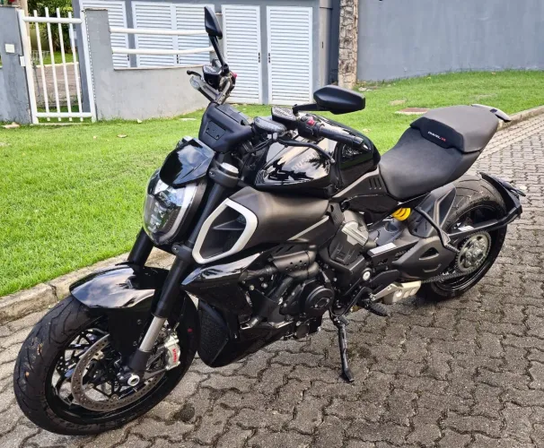 Diavel V4 Exclusiva.