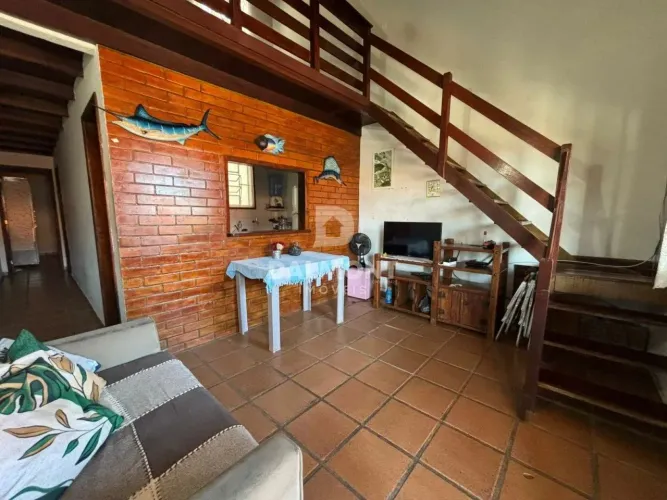 Peró - Cabo Frio - Casa de 2 quartos a pouco metros do Shopping Peró