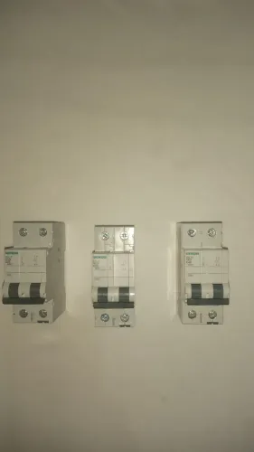 Disjuntor bipolar siemens.