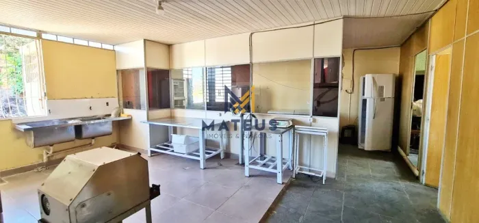 Casa comercial para locação / aluguel no bairro Caiçara