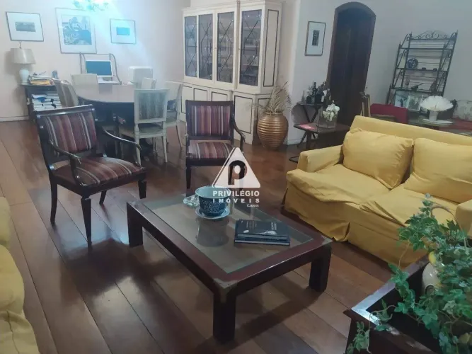 Apartamento à venda em Copacabana (Frente) | 5 quartos, 1 suíte, 1 vaga | R$ 1.600.000