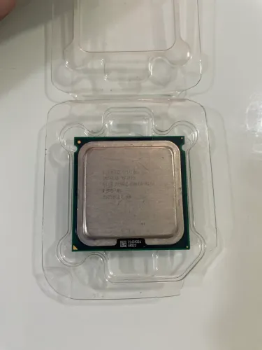 Processador xeon 1066 e Intel core I7 Aproveita! Ótimo preço