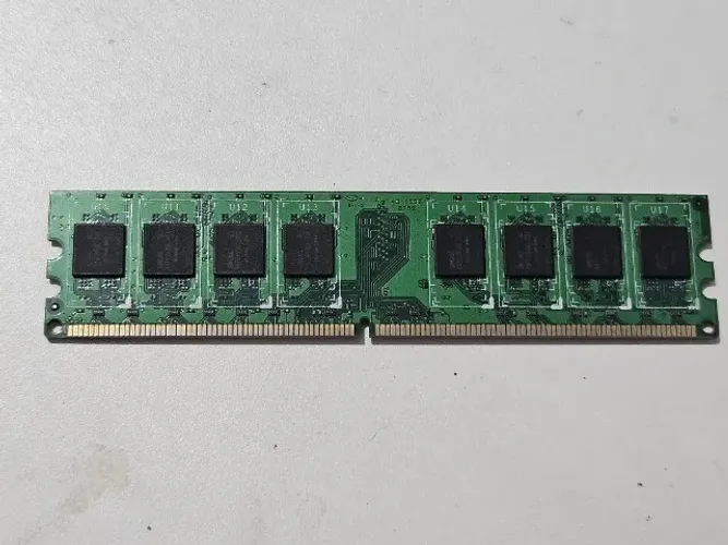 Pente de memória RAM DDR2 capacidade 1GB usada funcionando