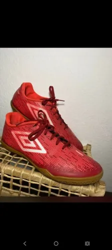 Tênis umbro tamanho 40