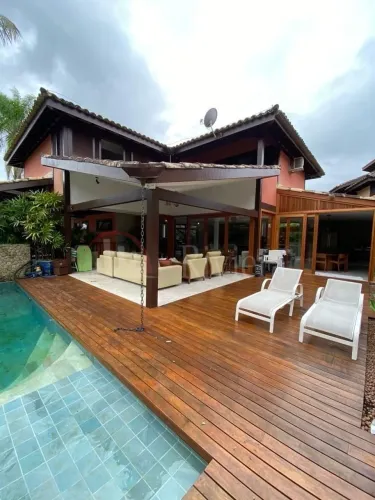 Casa para Locação em Condomínio Frente ao Mar na Praia de Barra do Una.