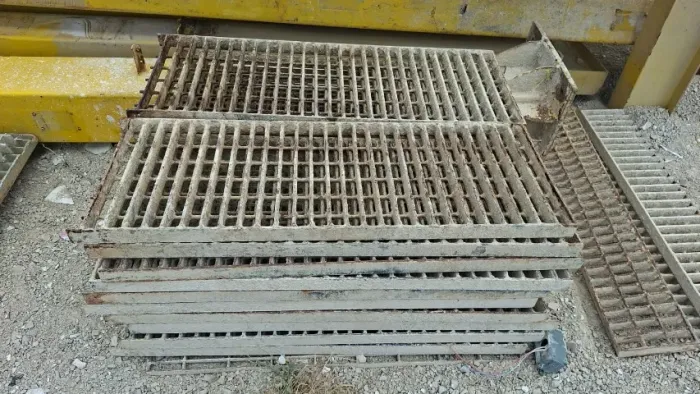 Grade de ferro para valas. Valor: 8,00 reais o kg.