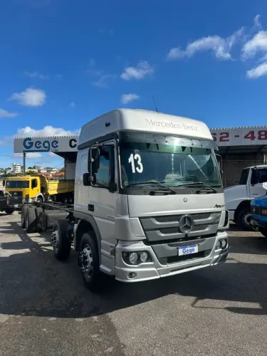 MB 2429 ano 2013/2013 Bi truck Teto alto completo