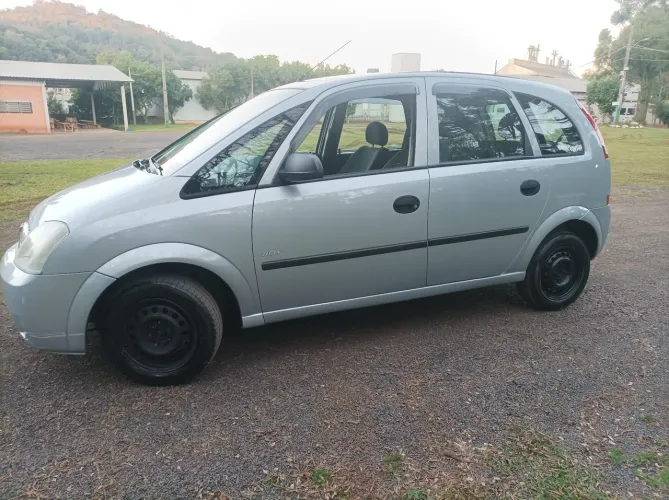 Chevrolet Meriva JOY 1.4 MPFI 8V Econoflex 5P 2011