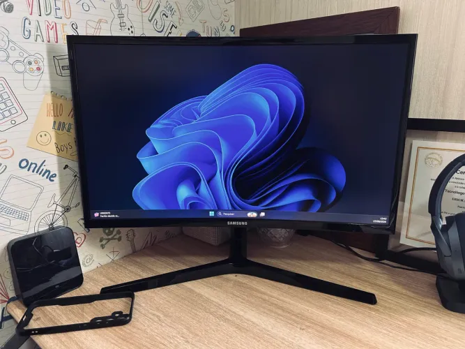 Monitor Gamer Samsung Odyssey CRG50 24 Curvo 144Hz Full HD
