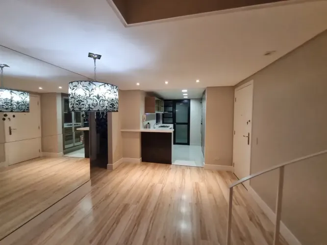 Duplex para aluguel tem 170 metros quadrados com 2 quartos em Bacacheri - Curitiba - PR