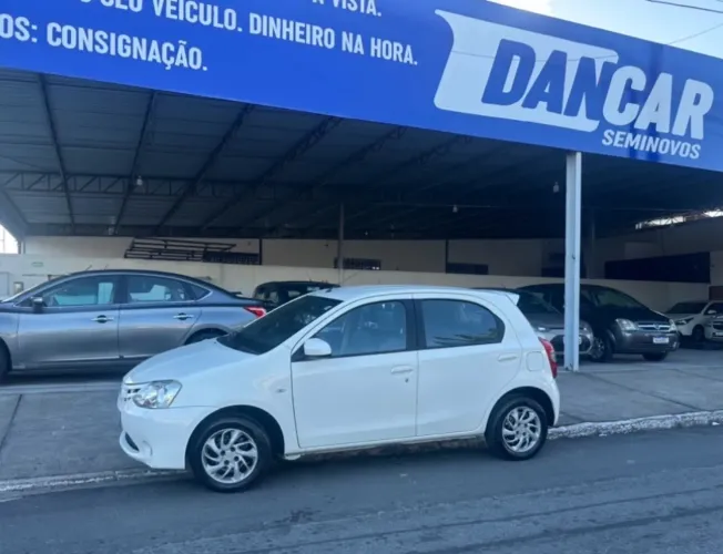 Toyota Etios XS 1.5 Flex 16V 5P Mec. 2014