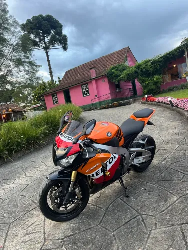 VENDO CBR1000RR Repsol.