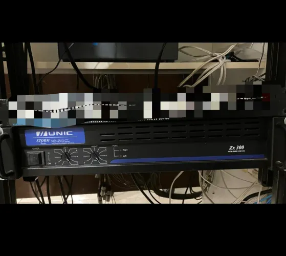 Amplificador de som profissional UNIC ZX300 