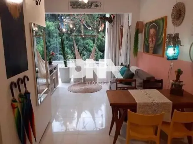 Apartamento : / Residencial / Centro