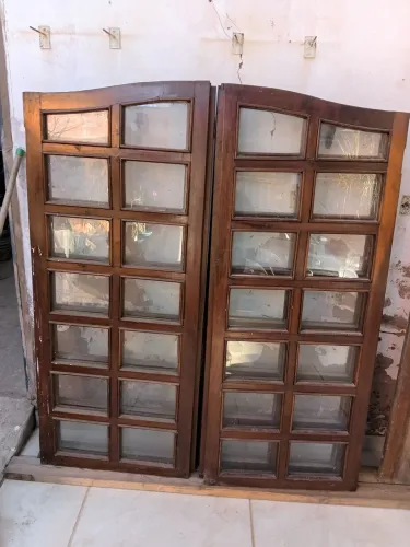 Vende se porta e janelas em sucupira