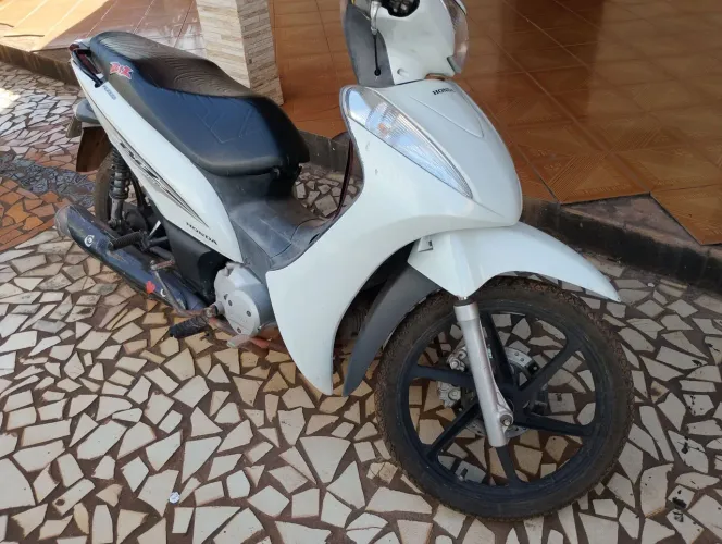 MOTO BIZ