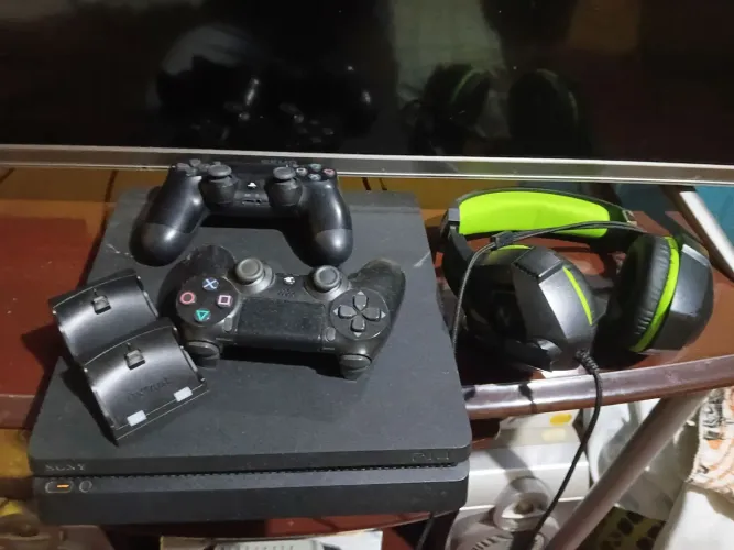 PS4 SLIM