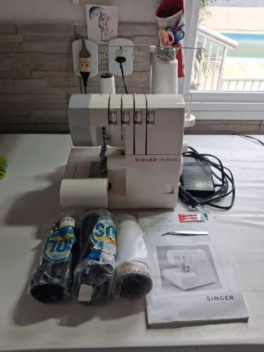 Máquina overlock singer (overloque)