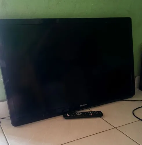TV Philips 32 (NAO É SMART) Acompanha controle remoto